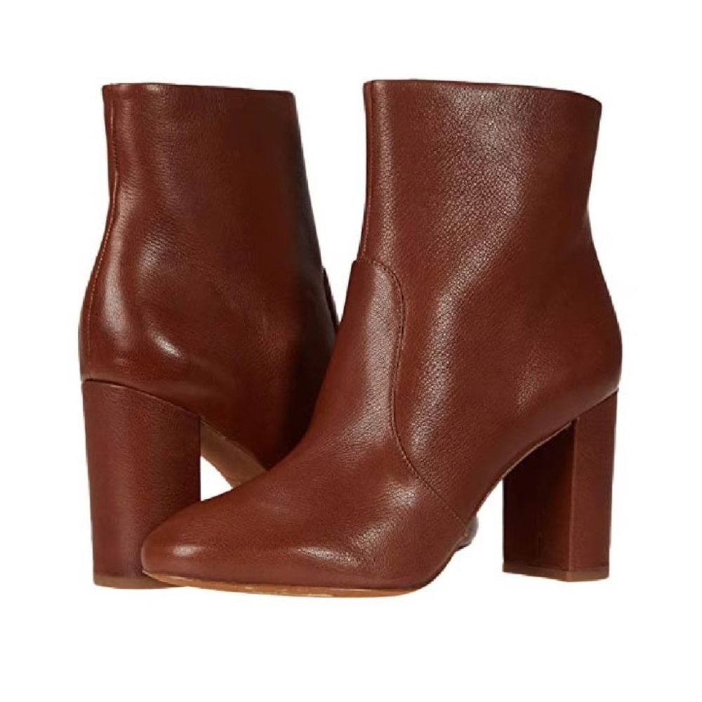 *NIB* VINCE Brannen Italian Leather Bootie in Walnut